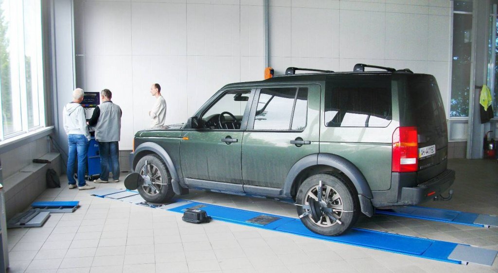 Яркое освещение не влияет на работу стенда развал схождения Ravaglioli TD3000 