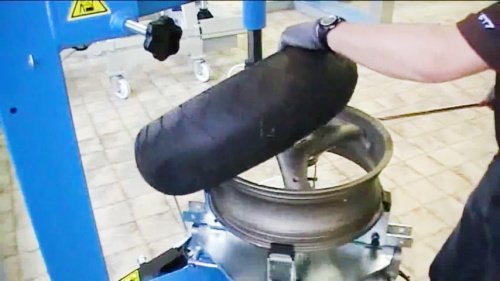 Шиномонтажний верстат напівавтомат Ravaglioli G7240.BIKE для коліс мотоциклів