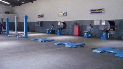 Подъемник ножничный 2.5т Ravaglioli RAV1380 пневматический “Indoor/Outdoor” для шиномонтажа (Италия) Для СТО: Автоподъемник: (Акции, Доставка)!
