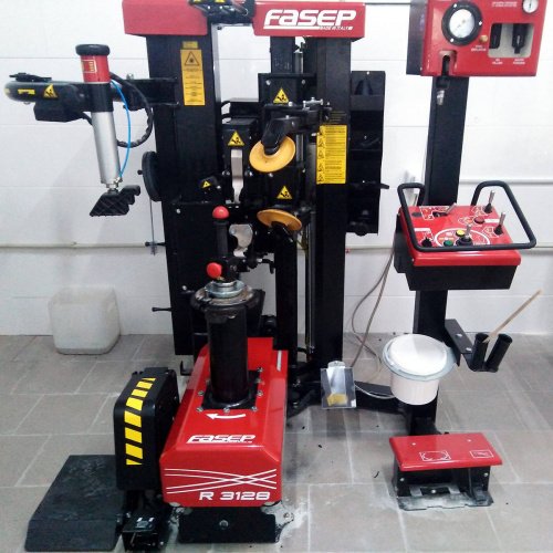Автоматический шиномонтажный станок Fasep RASE.TOP.3128 безрычажный
