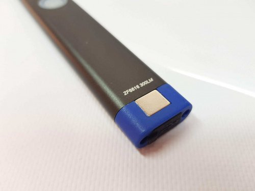 Ультра-тонкий светодиодный фонарь 300lm Well Kraft ZF6616