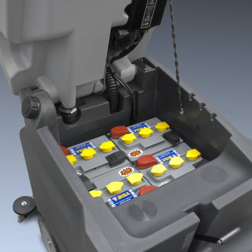 Підлогомийна машина Lavor BRAVO 3250 із зарядним пристроєм