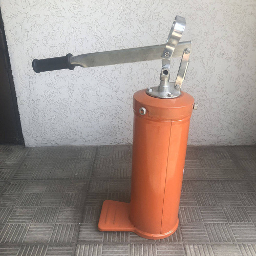 Солидолонагнетатель Well Kraft 1010