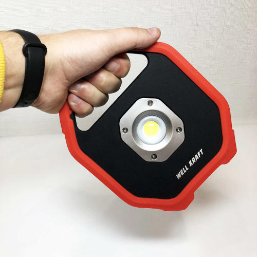 Світлодіодний прожектор Well Kraft 1100lm ZF6908 з функцією PowerBank