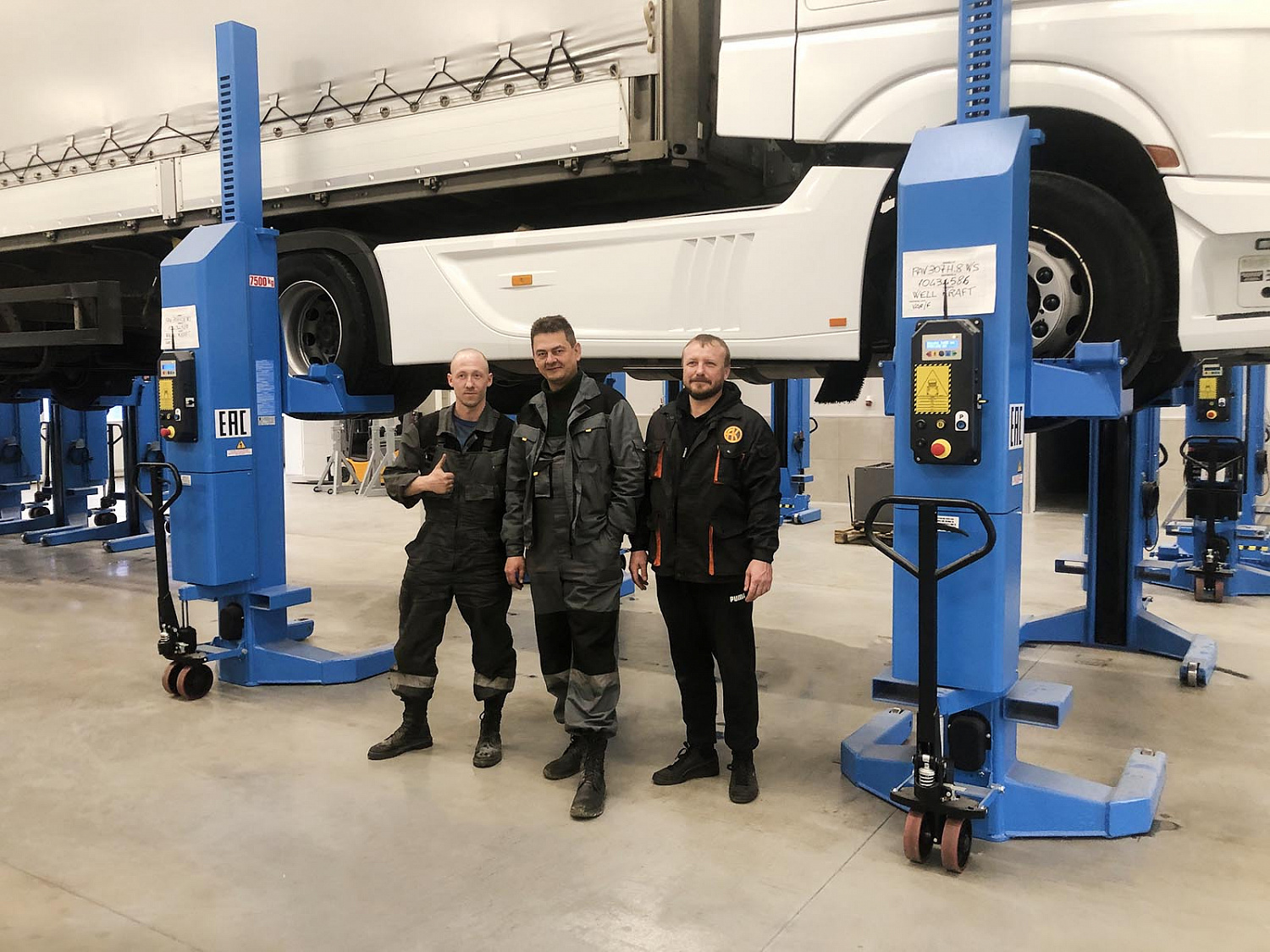 24 грузовые подкатные колонны Ravaglioli 307H “Епицентр К” Калиновка (Киевская область)