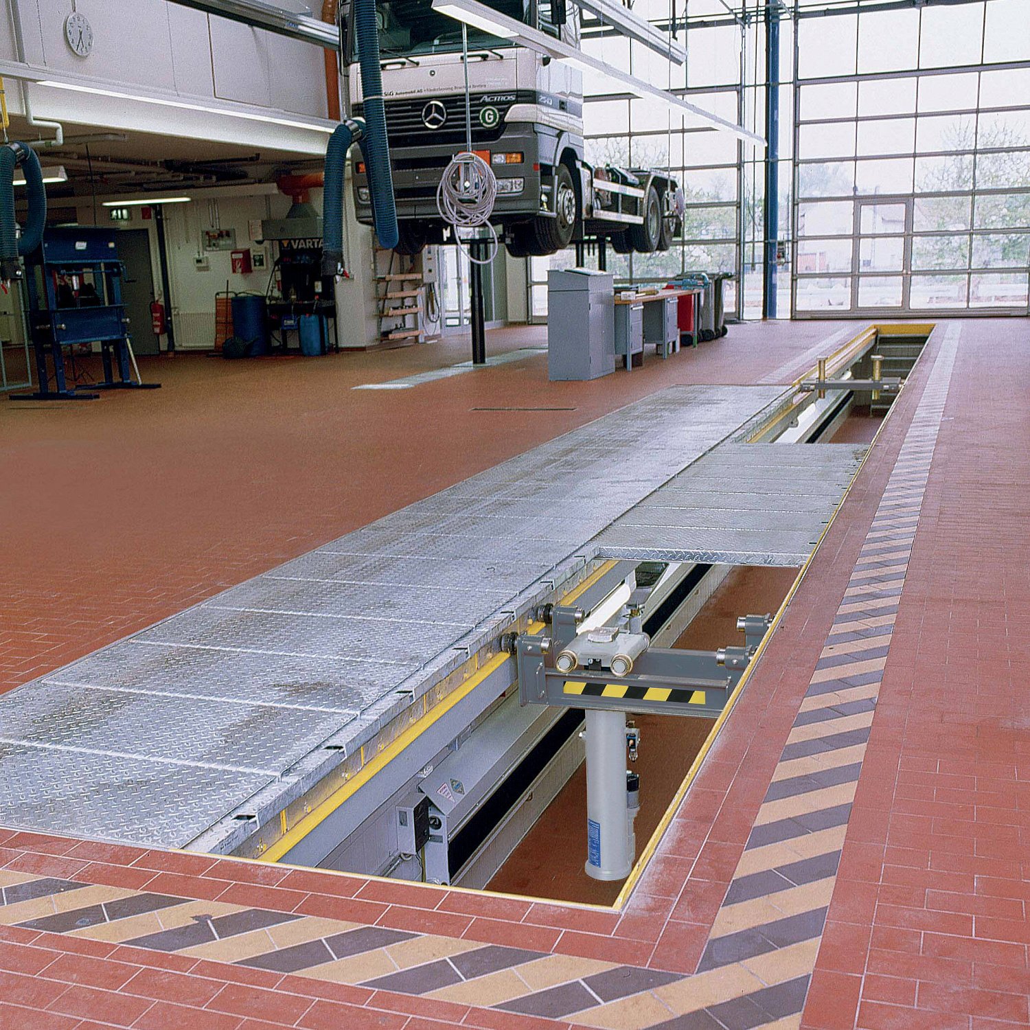 Канавний домкрат Ravaglioli J155.8 V1 Для СТО: Автопідйомник: (Акції, Доставка)!