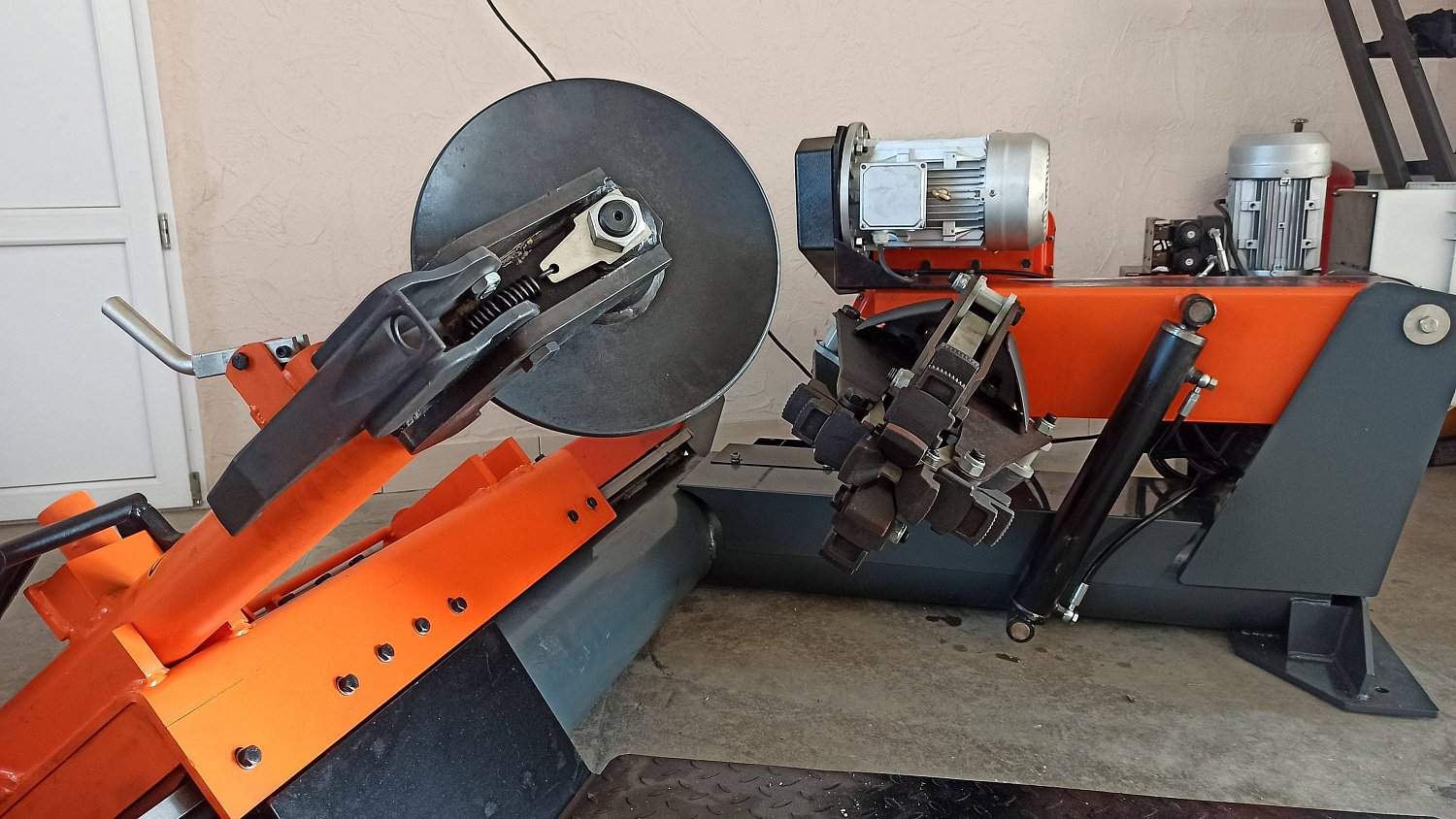 Шиномонтажний верстат Well Kraft 8970C 14-56" для вантажних автомобілів