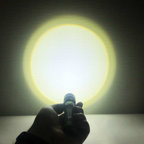 Светодиодный прожектор 1100lm Well Kraft ZF6913-G с функцией PowerBank