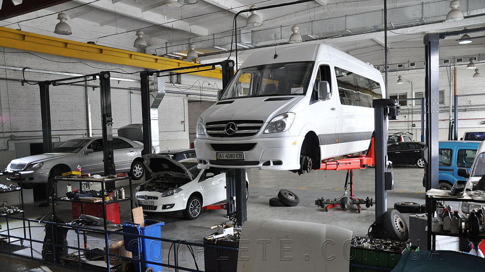 В Киеве установлены двухстоечные подъемники AutopStenhoj