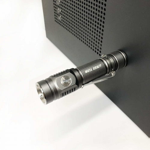 Ручний світлодіодний ліхтарик 1100lm Well Kraft ZF7735 з магнітом та кліпсою