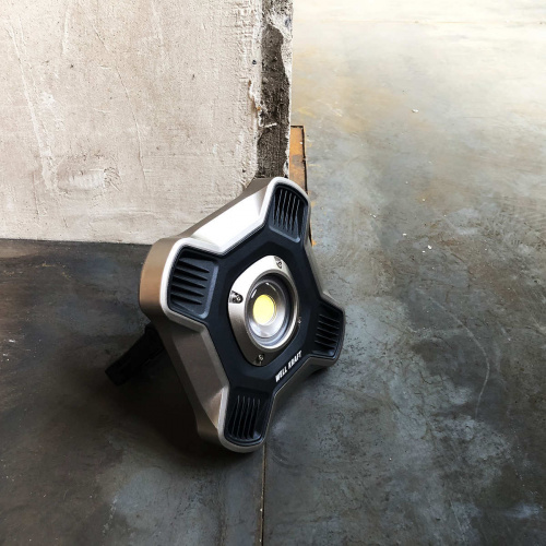 Світлодіодний прожектор 3500lm Well Kraft ZF6916 з Bluetooth колонкою та функцією PowerBank